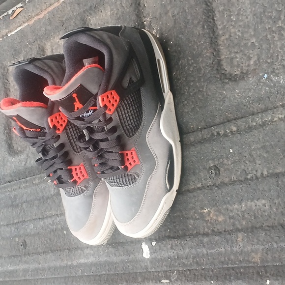 Jordan 4 Retro - Picture 3 of 4